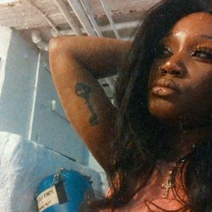 Meet your Posher, Tomii